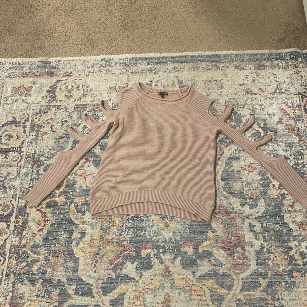 Light Mauve long sleeve sweater with open slits on sleeves